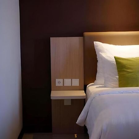 Hotel Dafam Pacific Caesar Surabaya Dış mekan fotoğraf