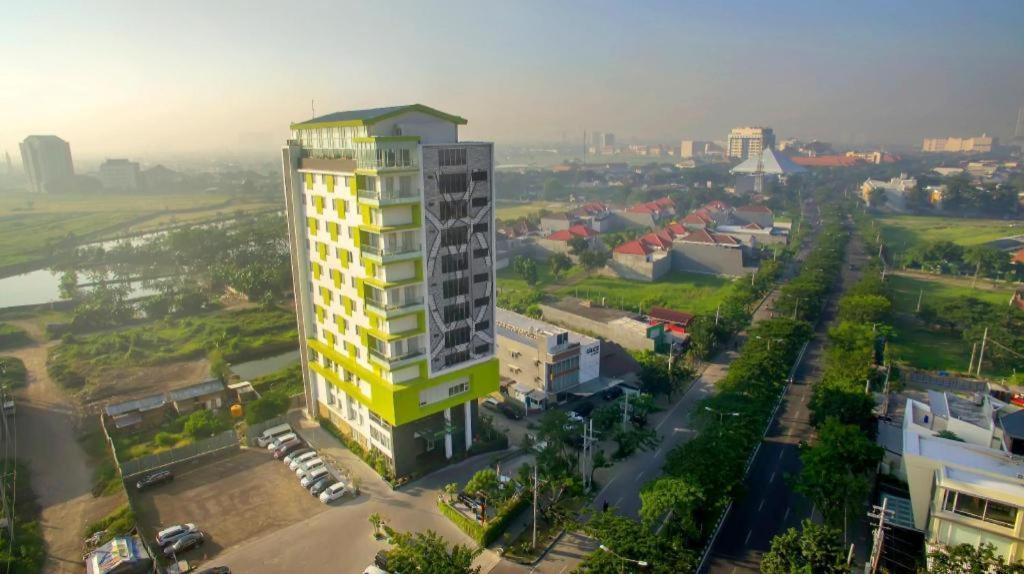 Hotel Dafam Pacific Caesar Surabaya Dış mekan fotoğraf