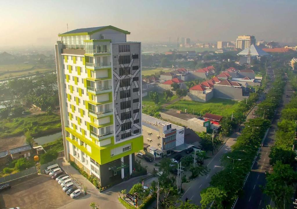 Hotel Dafam Pacific Caesar Surabaya Dış mekan fotoğraf
