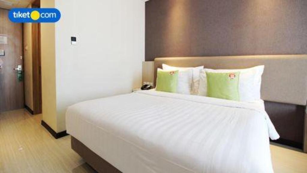 Hotel Dafam Pacific Caesar Surabaya Dış mekan fotoğraf