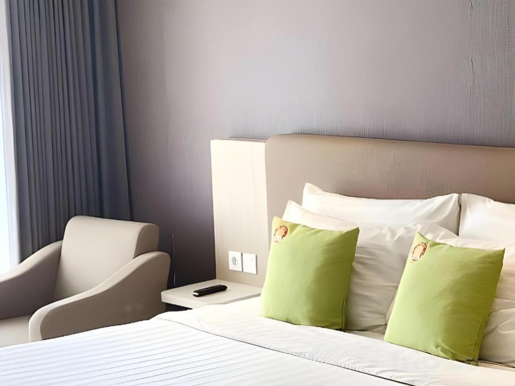 Hotel Dafam Pacific Caesar Surabaya Dış mekan fotoğraf