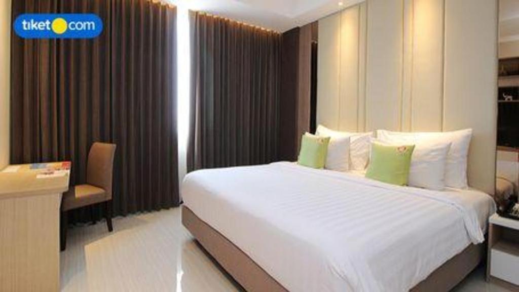 Hotel Dafam Pacific Caesar Surabaya Dış mekan fotoğraf