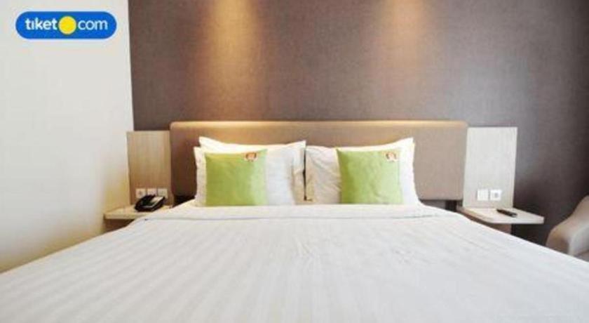 Hotel Dafam Pacific Caesar Surabaya Dış mekan fotoğraf