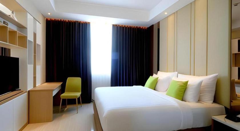 Hotel Dafam Pacific Caesar Surabaya Dış mekan fotoğraf