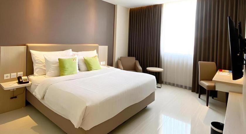 Hotel Dafam Pacific Caesar Surabaya Dış mekan fotoğraf